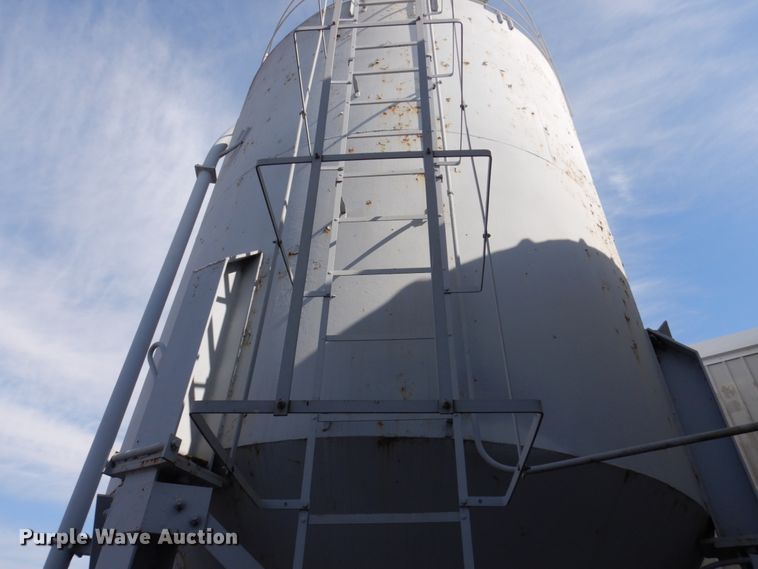 image for item IM9794 Cement powder silo