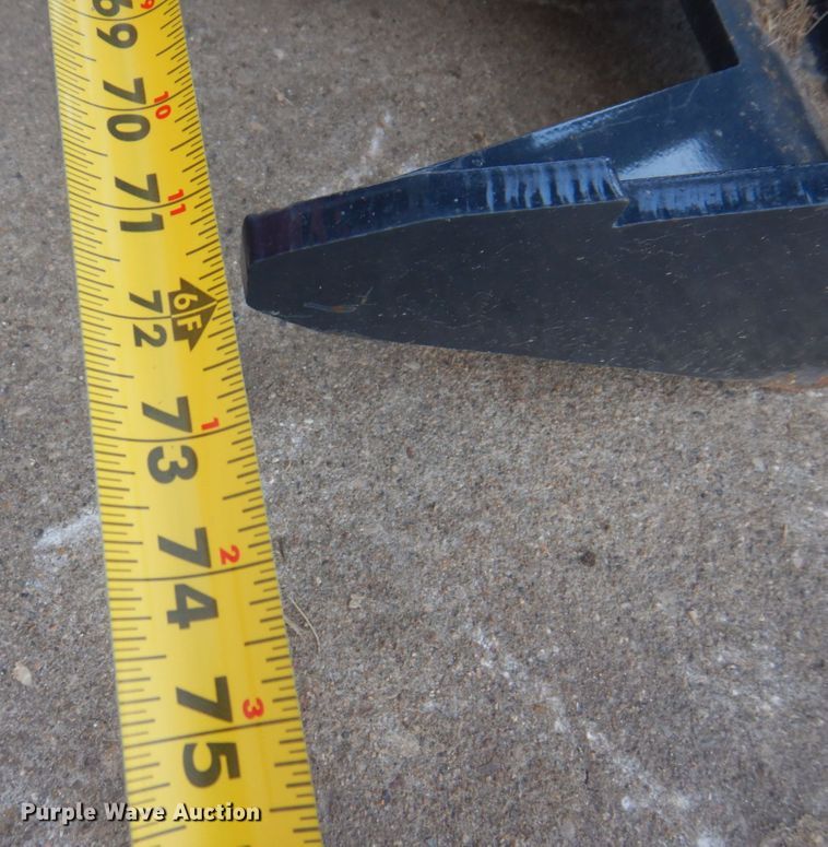 image for item IM9802 Stout HD 72-8 skid steer grapple bucket