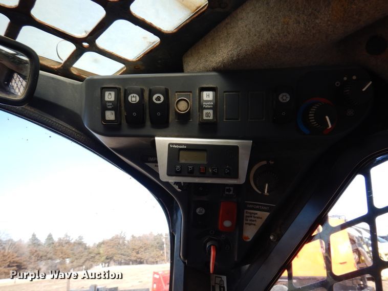 image for item IM9807 2010 John Deere 329DT  tracked skid steer loader