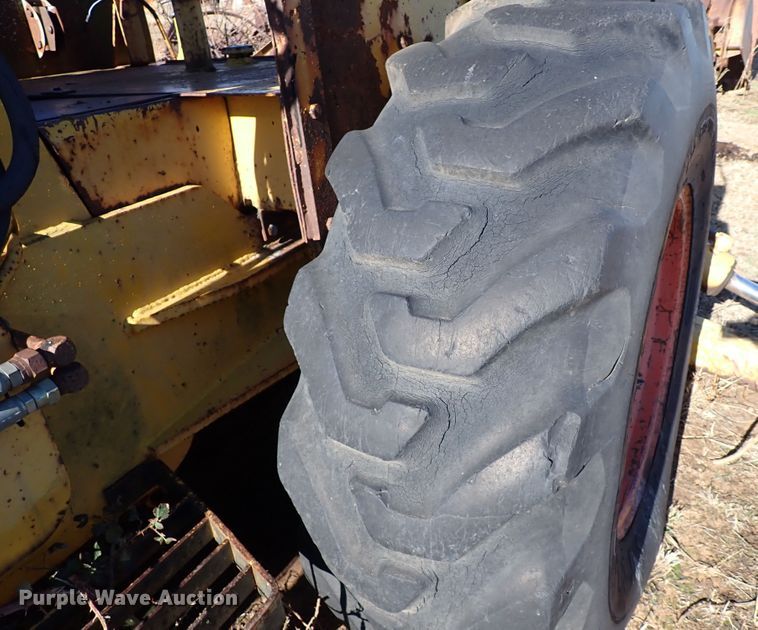 image for item IS9483 Case 680E  backhoe