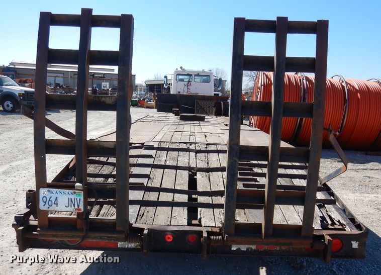 image for item JE9620 2000 Neville  drop deck equipment trailer