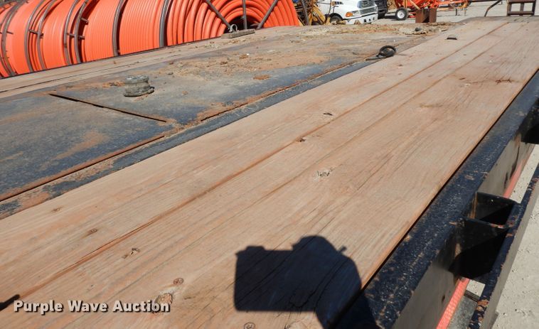 image for item JE9620 2000 Neville  drop deck equipment trailer