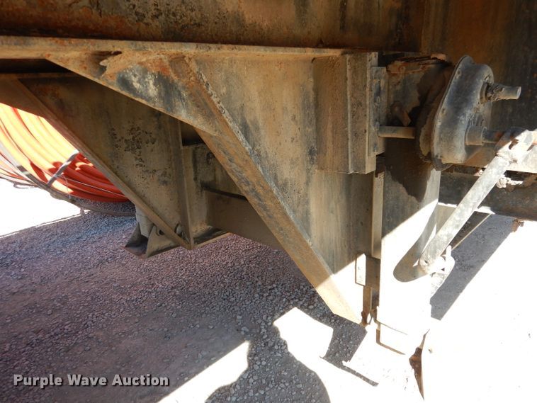 image for item JE9620 2000 Neville  drop deck equipment trailer