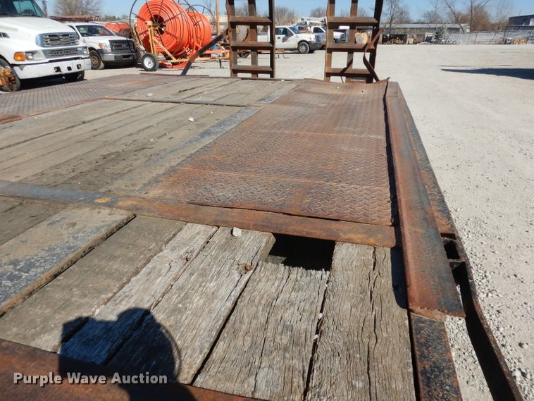 image for item JE9620 2000 Neville  drop deck equipment trailer