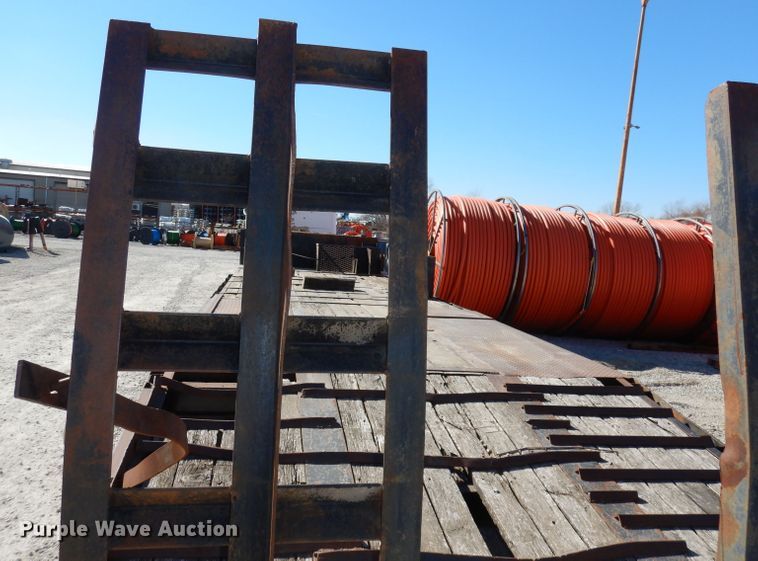 image for item JE9620 2000 Neville  drop deck equipment trailer