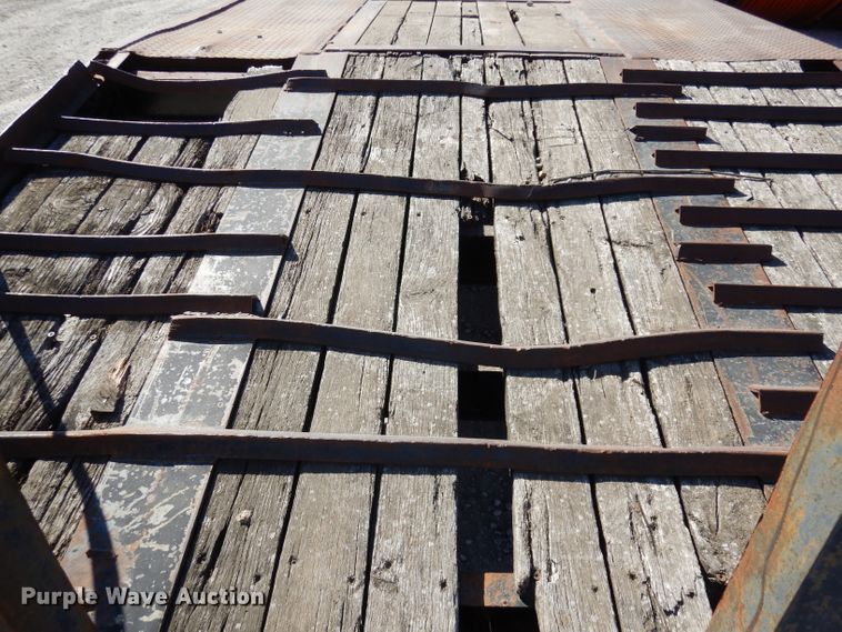 image for item JE9620 2000 Neville  drop deck equipment trailer