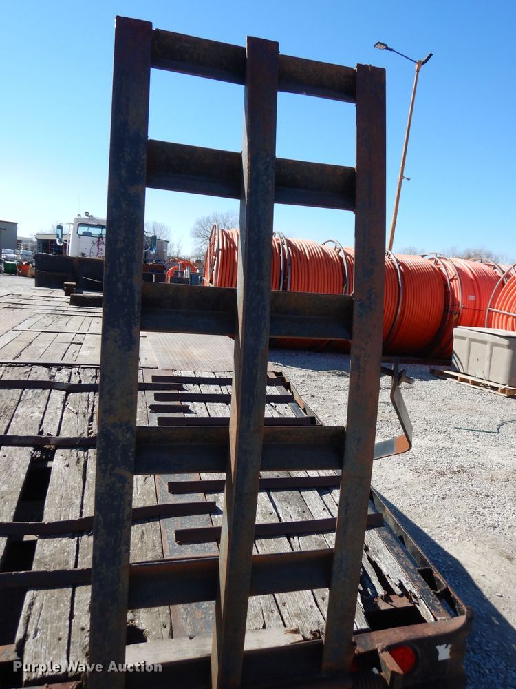 image for item JE9620 2000 Neville  drop deck equipment trailer