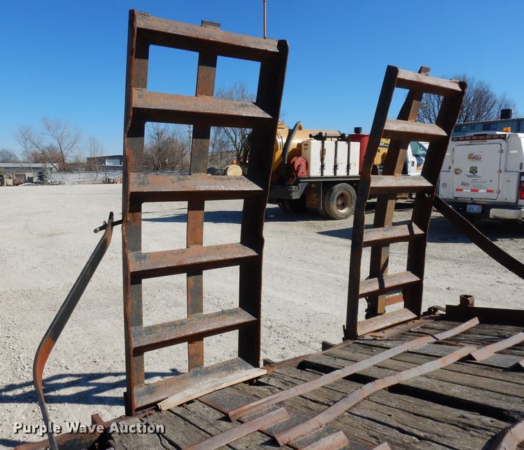 image for item JE9620 2000 Neville  drop deck equipment trailer