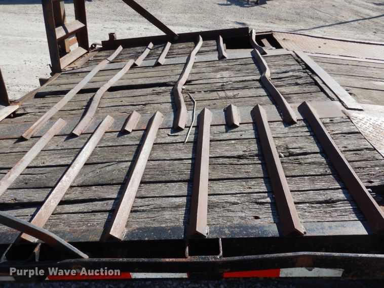 image for item JE9620 2000 Neville  drop deck equipment trailer