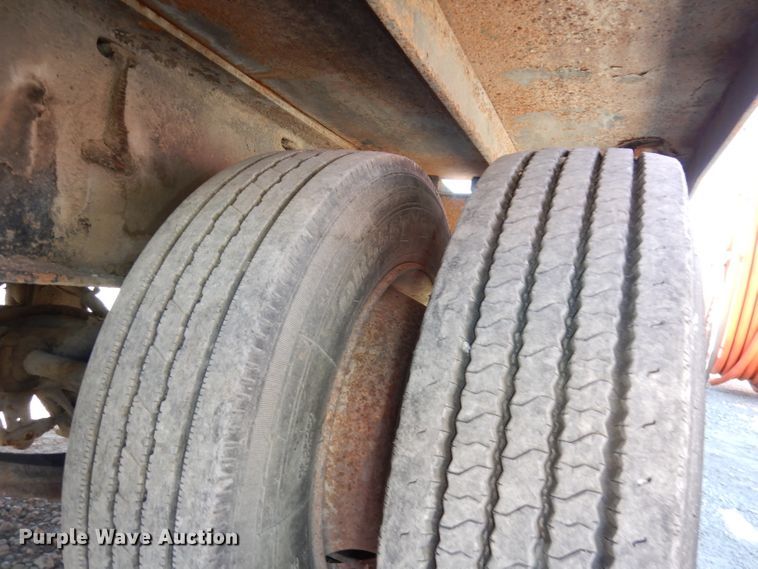 image for item JE9620 2000 Neville  drop deck equipment trailer