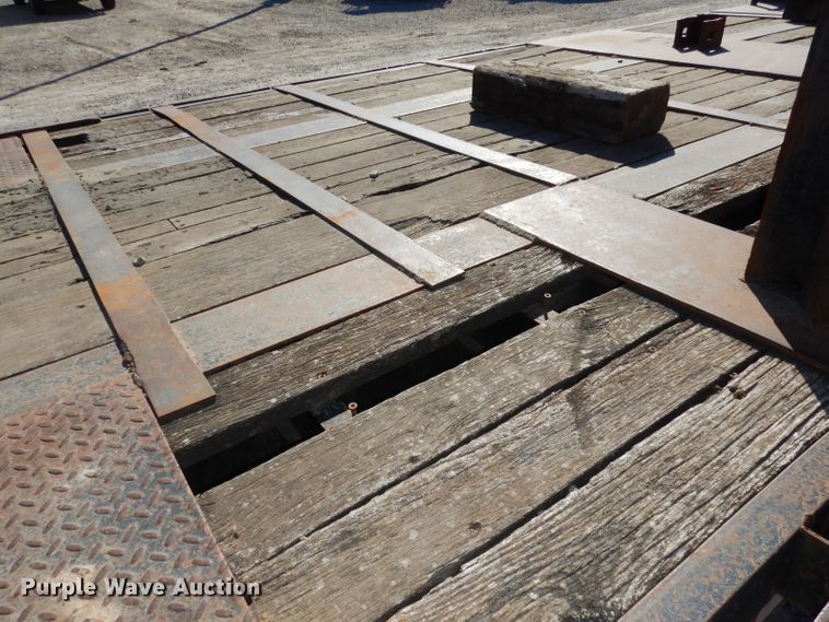 image for item JE9620 2000 Neville  drop deck equipment trailer