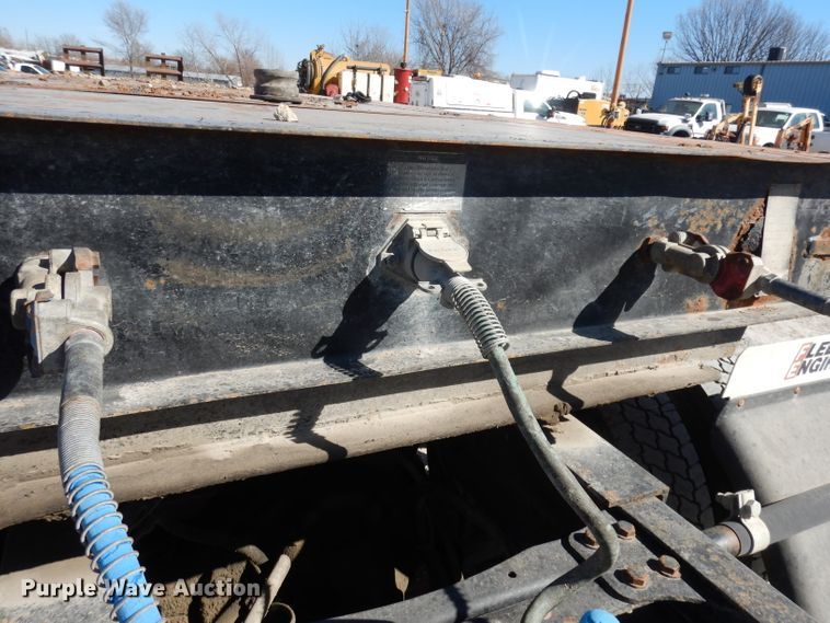 image for item JE9620 2000 Neville  drop deck equipment trailer