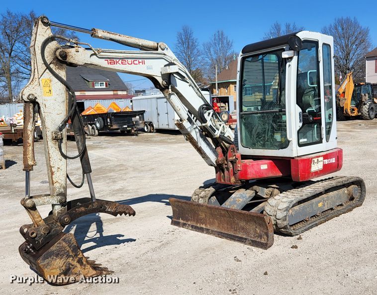 image for item JG9198 2013 Takeuchi TB138FR  mini excavator