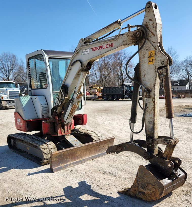 image for item JG9198 2013 Takeuchi TB138FR  mini excavator