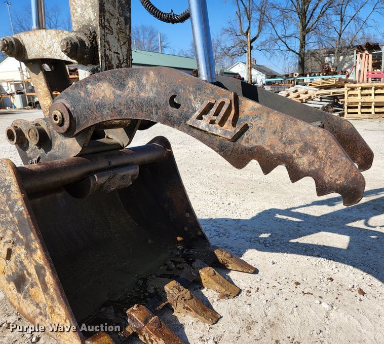 image for item JG9198 2013 Takeuchi TB138FR  mini excavator