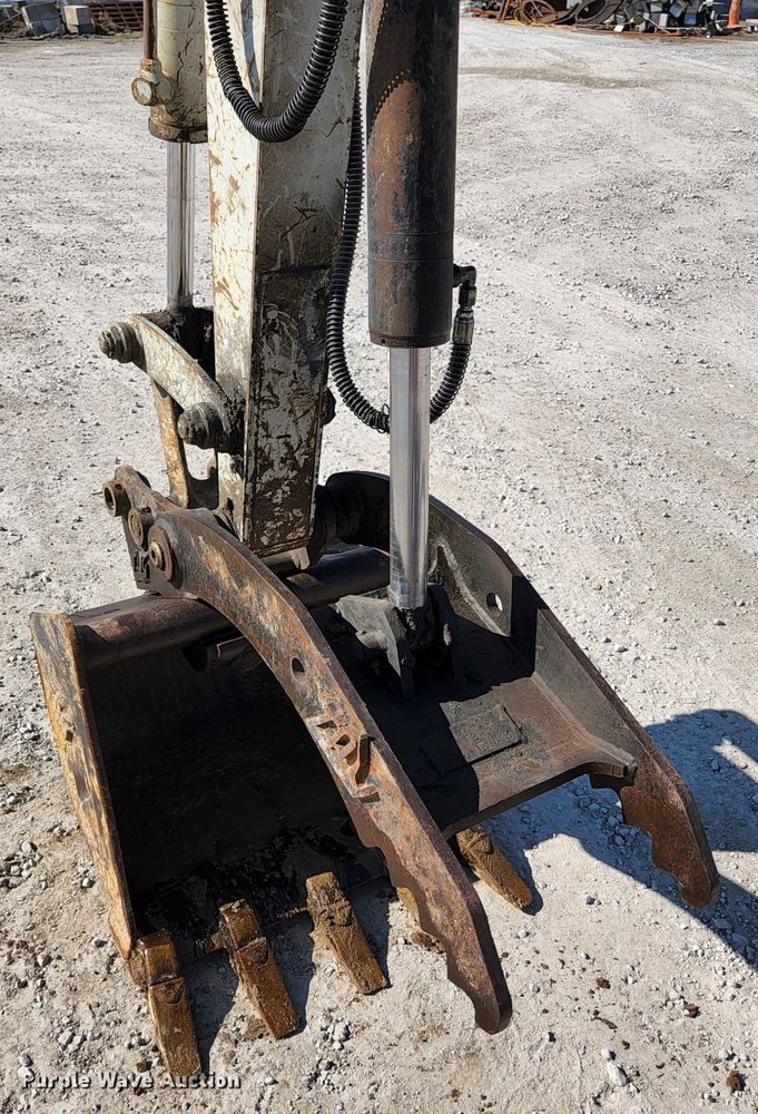 image for item JG9198 2013 Takeuchi TB138FR  mini excavator