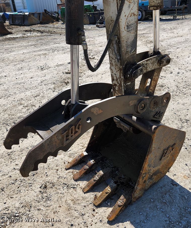 image for item JG9198 2013 Takeuchi TB138FR  mini excavator