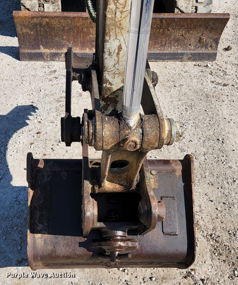 image for item JG9198 2013 Takeuchi TB138FR  mini excavator