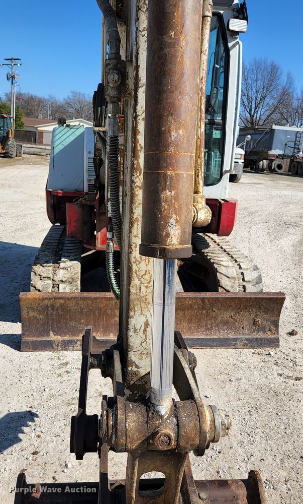 image for item JG9198 2013 Takeuchi TB138FR  mini excavator