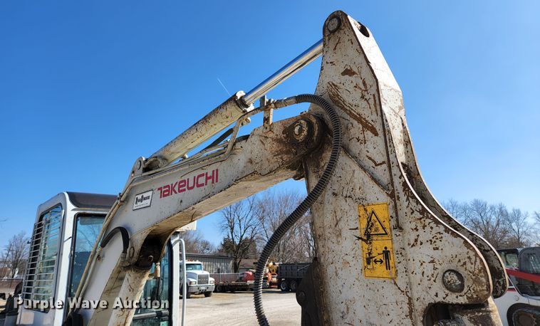 image for item JG9198 2013 Takeuchi TB138FR  mini excavator