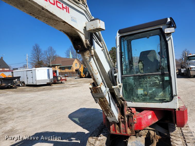 image for item JG9198 2013 Takeuchi TB138FR  mini excavator