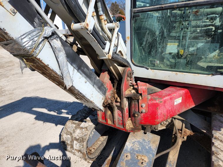 image for item JG9198 2013 Takeuchi TB138FR  mini excavator