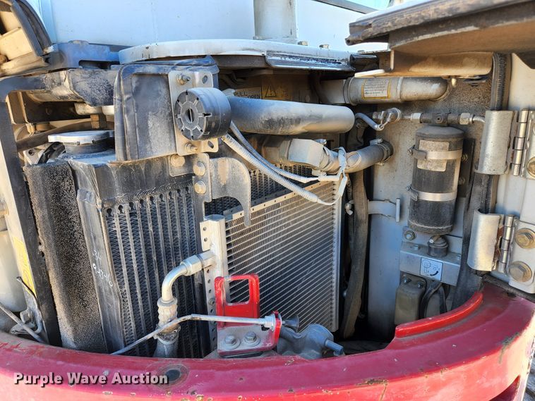 image for item JG9198 2013 Takeuchi TB138FR  mini excavator