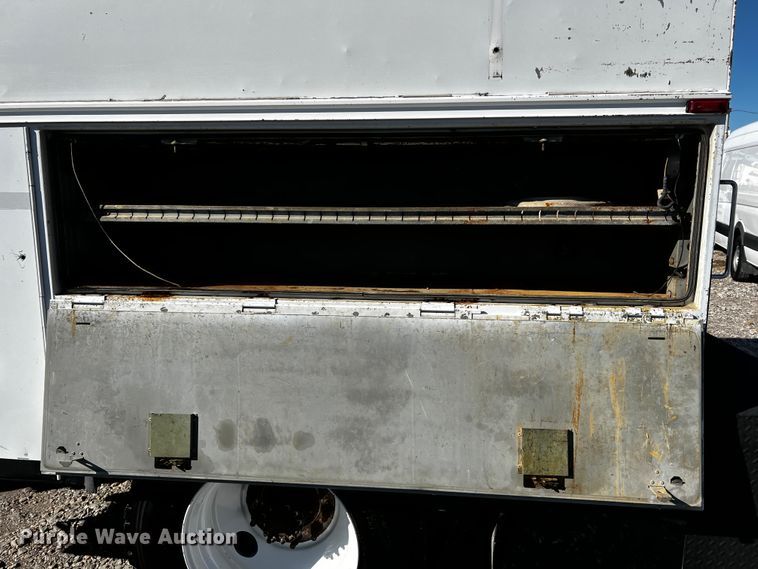 image for item JH9410 2007 GMC C7500  utility / service truck