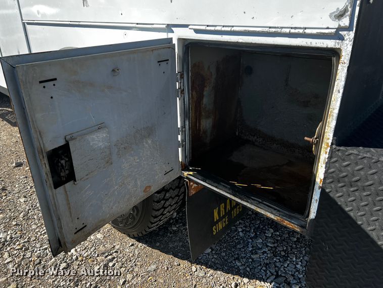 image for item JH9410 2007 GMC C7500  utility / service truck