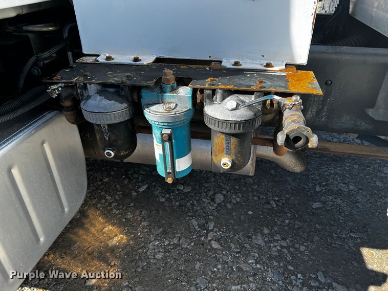 image for item JH9410 2007 GMC C7500  utility / service truck