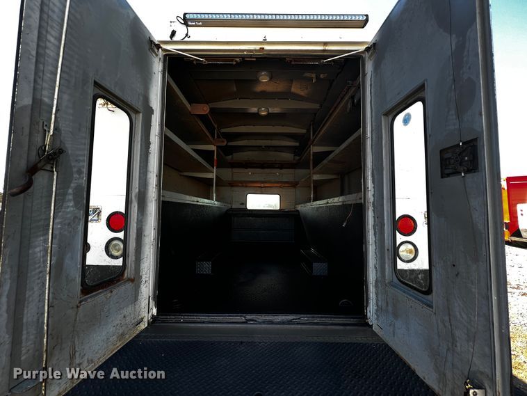 image for item JH9410 2007 GMC C7500  utility / service truck