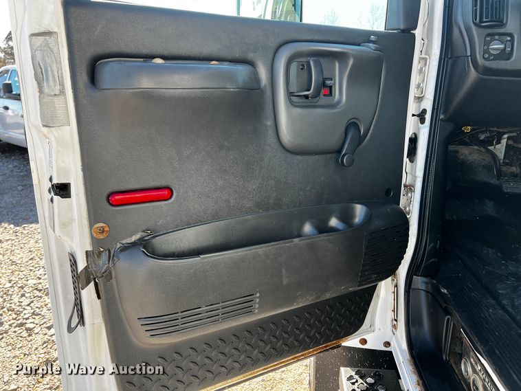 image for item JH9410 2007 GMC C7500  utility / service truck