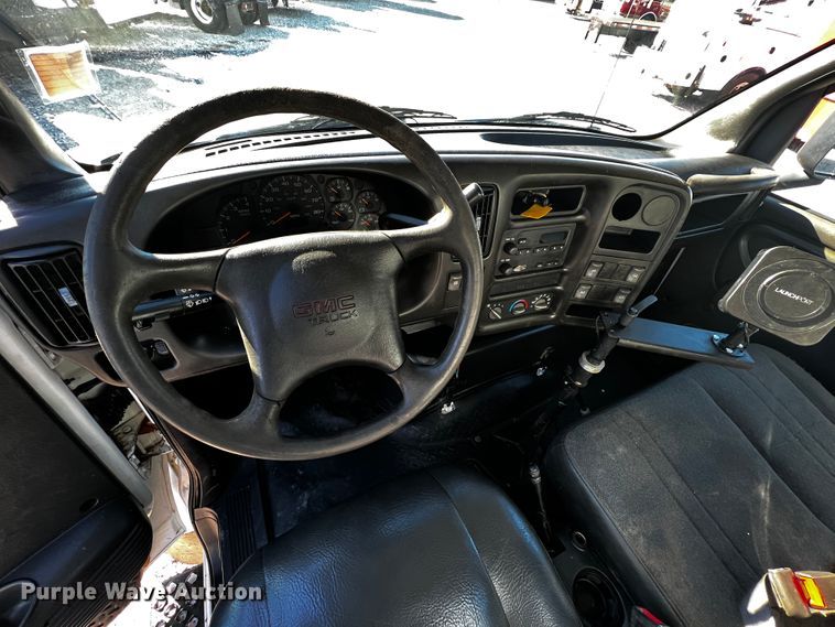 image for item JH9410 2007 GMC C7500  utility / service truck
