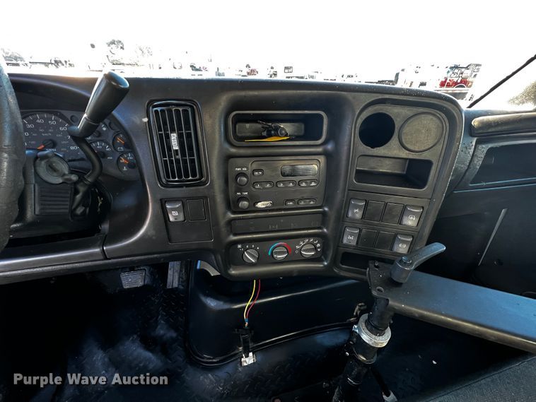 image for item JH9410 2007 GMC C7500  utility / service truck