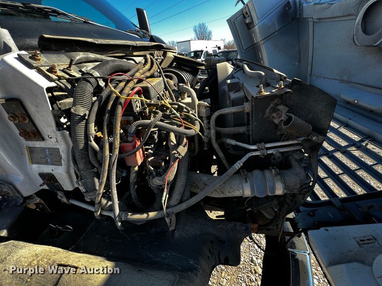 image for item JH9410 2007 GMC C7500  utility / service truck