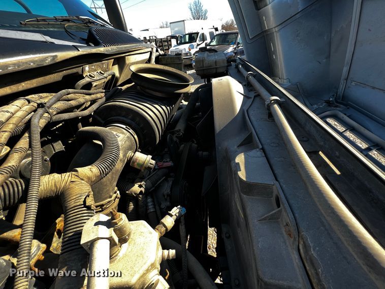 image for item JH9410 2007 GMC C7500  utility / service truck