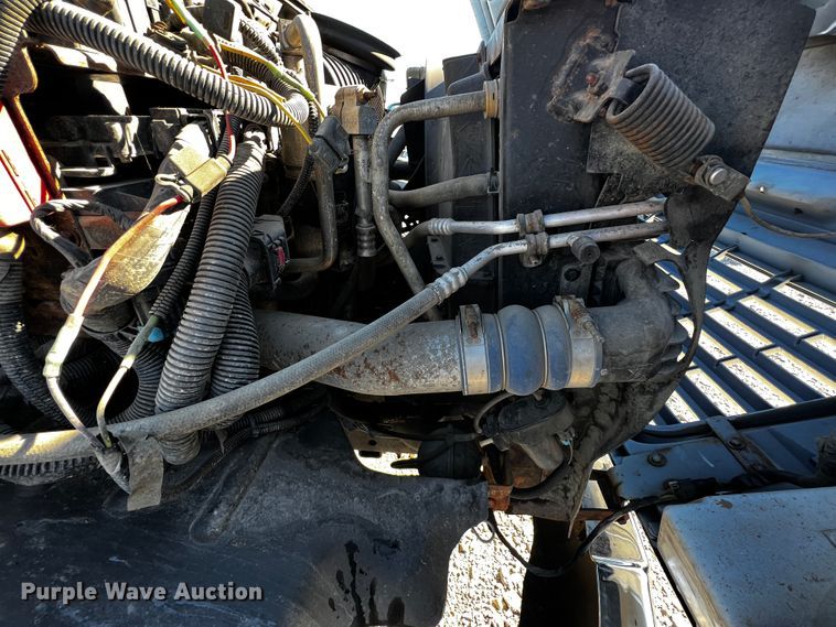 image for item JH9410 2007 GMC C7500  utility / service truck