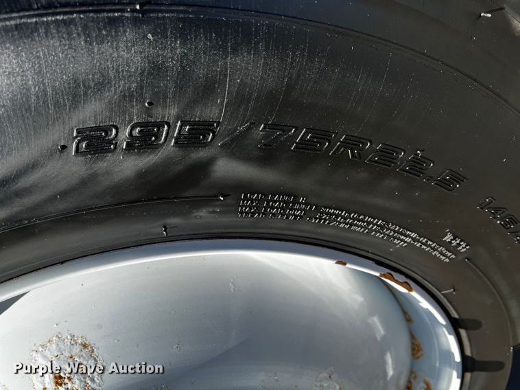 image for item JH9410 2007 GMC C7500  utility / service truck