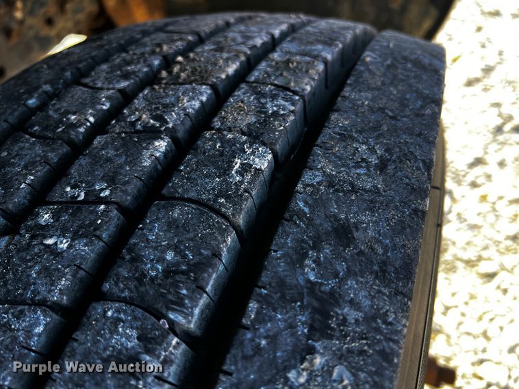 image for item JH9410 2007 GMC C7500  utility / service truck