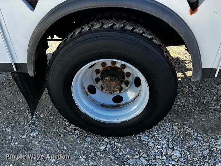 image for item JH9410 2007 GMC C7500  utility / service truck