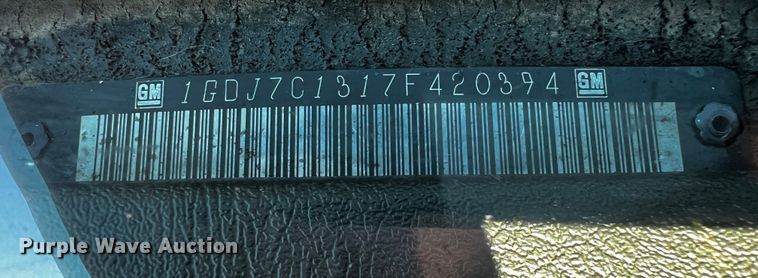 image for item JH9410 2007 GMC C7500  utility / service truck