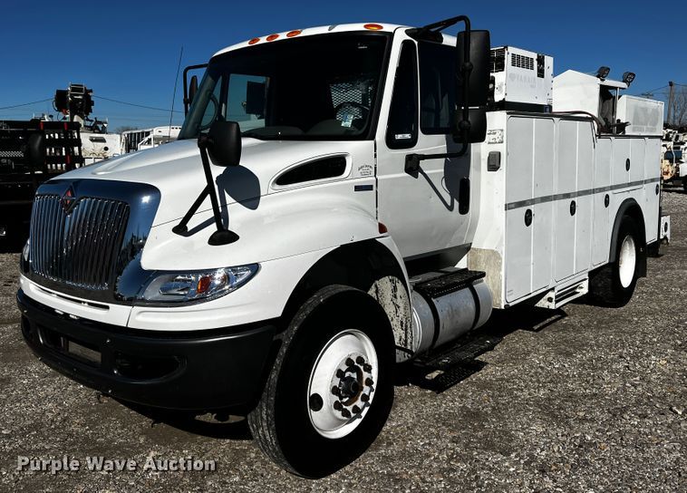 image for item JH9411 2010 International DuraStar 4400  utility / service truck