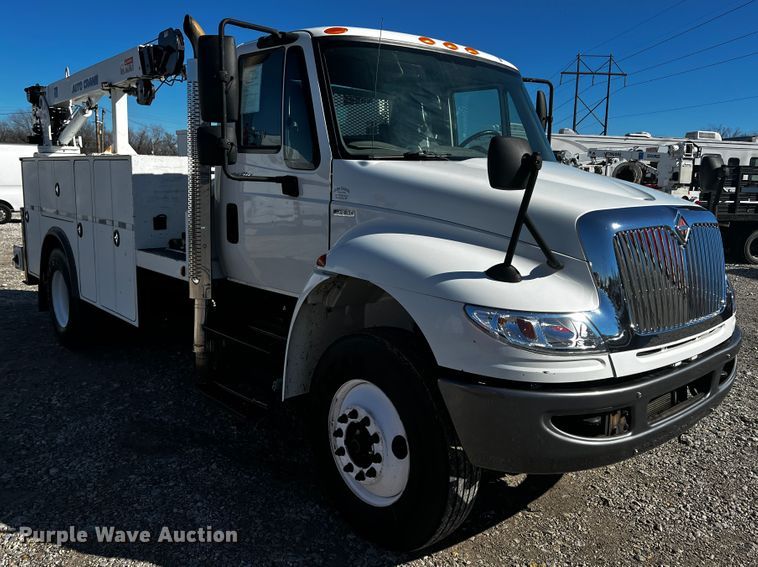 image for item JH9411 2010 International DuraStar 4400  utility / service truck