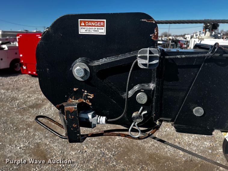 image for item JH9411 2010 International DuraStar 4400  utility / service truck