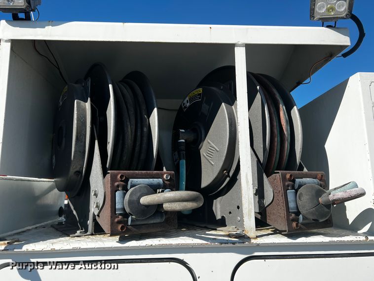 image for item JH9411 2010 International DuraStar 4400  utility / service truck