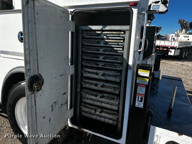 image for item JH9411 2010 International DuraStar 4400  utility / service truck