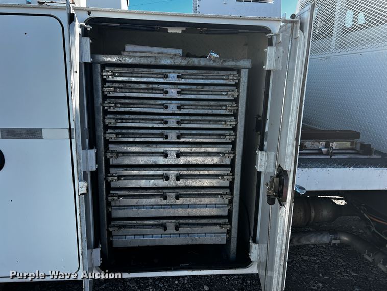 image for item JH9411 2010 International DuraStar 4400  utility / service truck