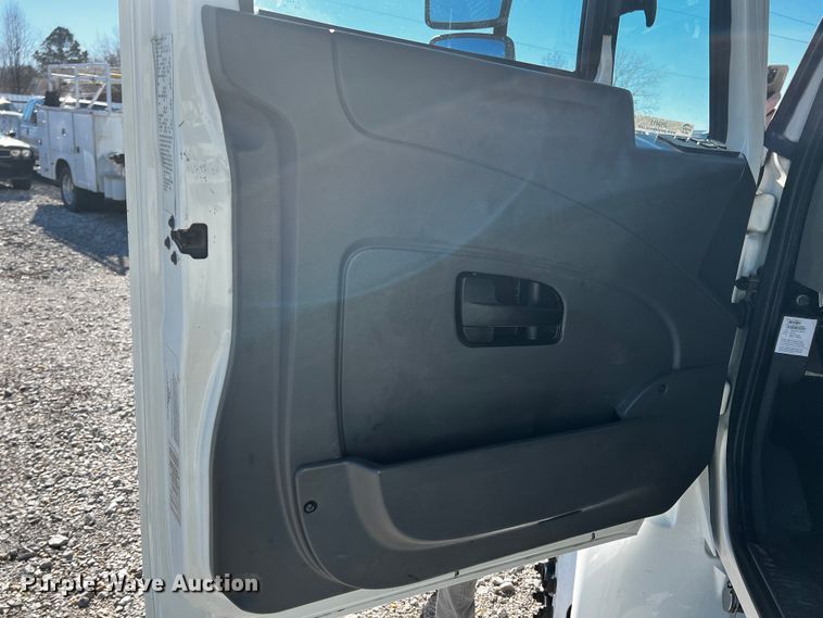 image for item JH9411 2010 International DuraStar 4400  utility / service truck