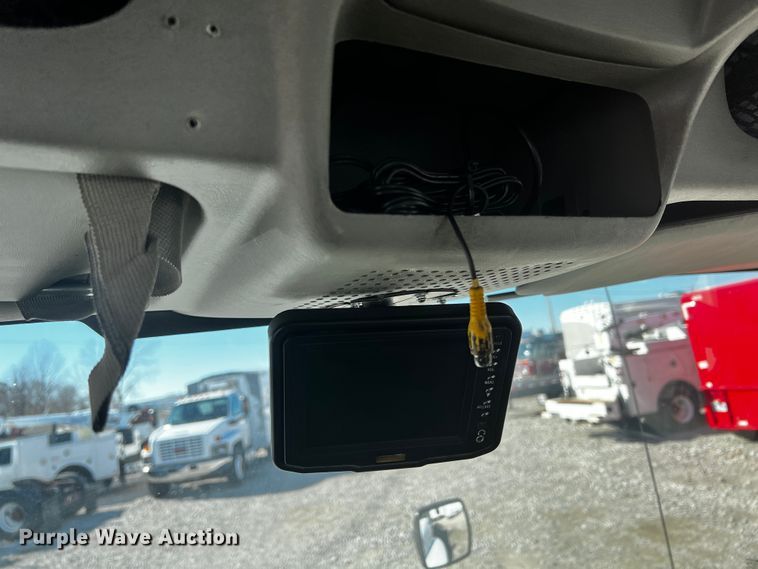 image for item JH9411 2010 International DuraStar 4400  utility / service truck