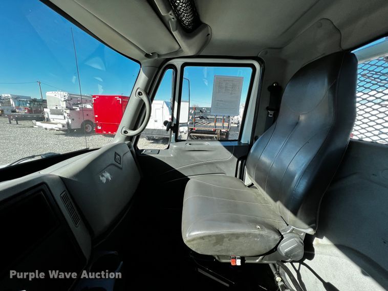 image for item JH9411 2010 International DuraStar 4400  utility / service truck